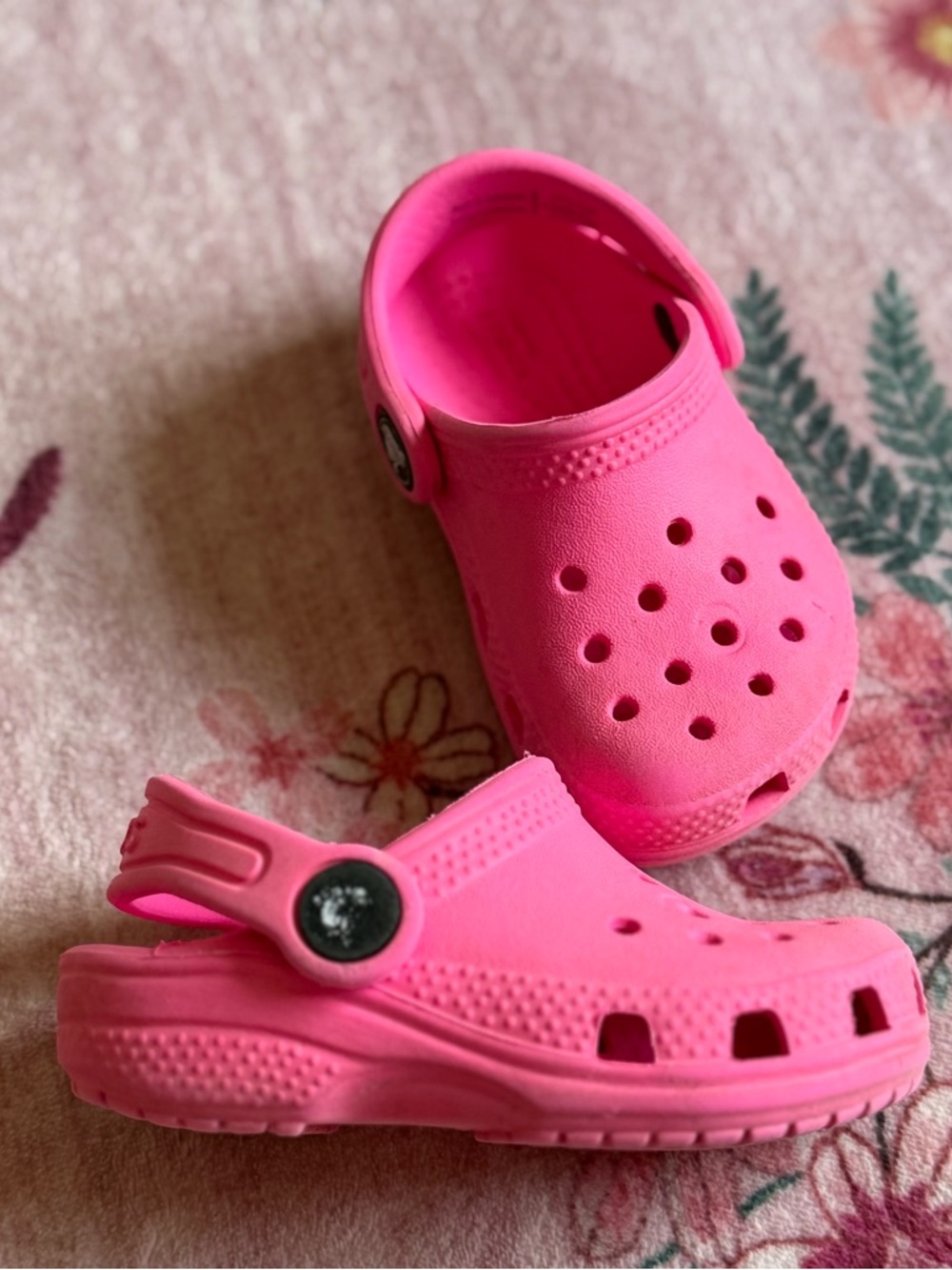 Kids Hot Pink Crocs